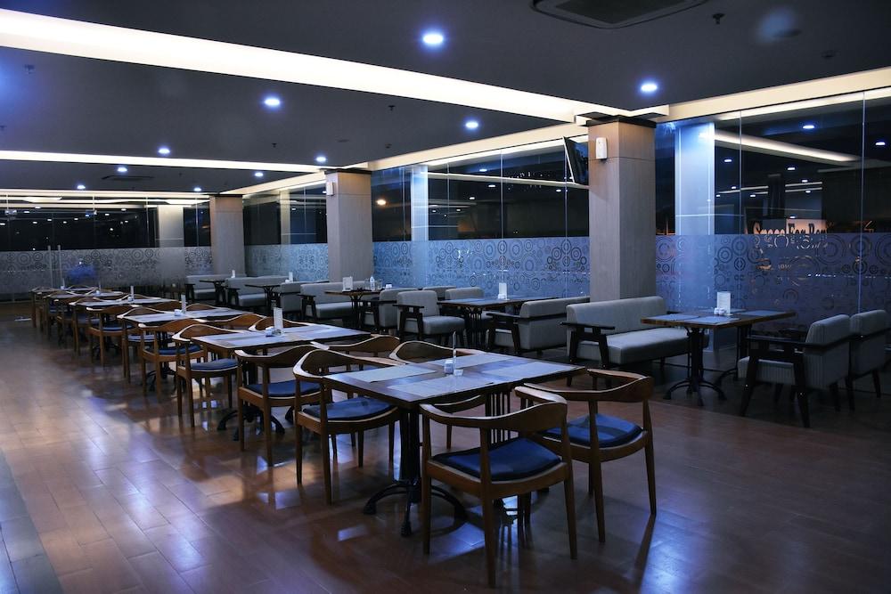 โรงแรมเทอราซ ทรี จาการ์ตา ภายนอก รูปภาพ