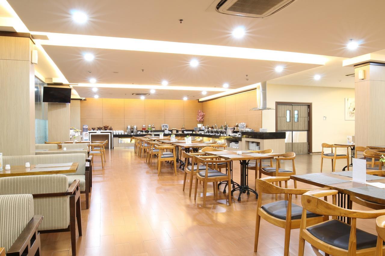 โรงแรมเทอราซ ทรี จาการ์ตา ภายนอก รูปภาพ